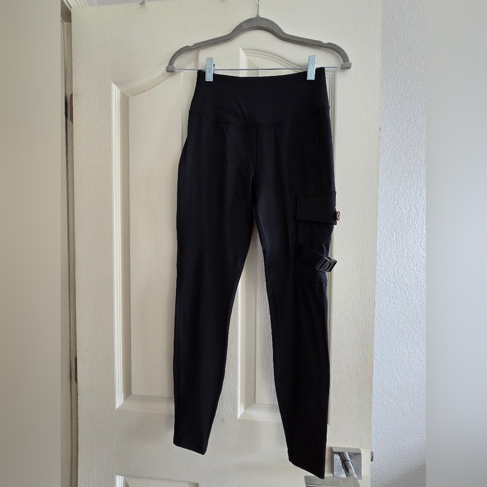 Stylish Black Cargo Leggings